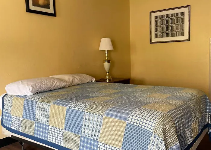 Deluxe Inn