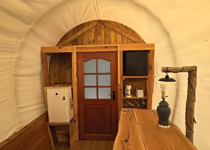 Covered Wagons Hill Camp - Wagon 2
