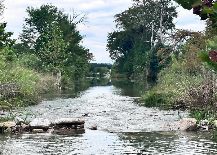 River Access At Blanco River, Charming Big Cottage
