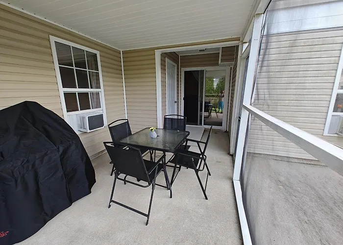 Work Group And Family Friendly! 3 Bedroom House With Screened In Porch