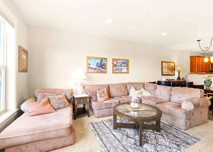 Seaside Waterfront Condo Walking To Downtown And Beach