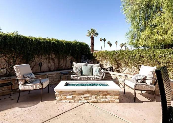 Private Casita In The Heart Of Palm Desert