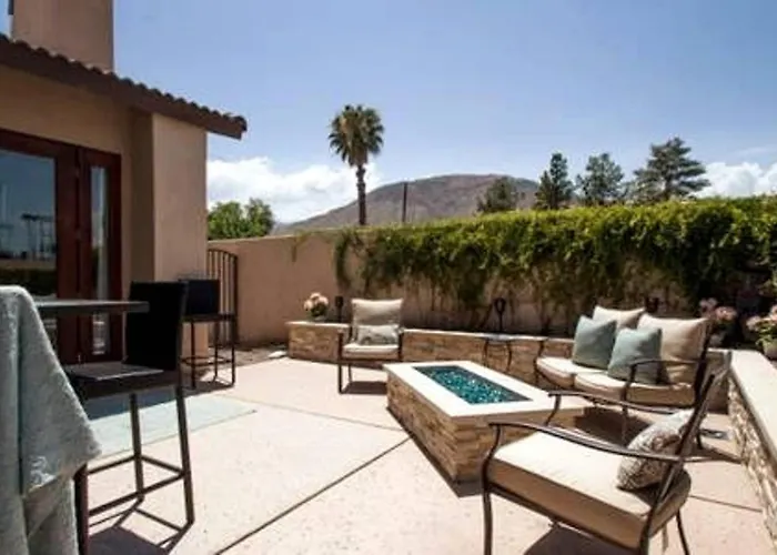 Private Casita In The Heart Of Palm Desert