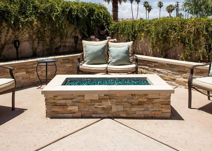 Private Casita In The Heart Of Palm Desert