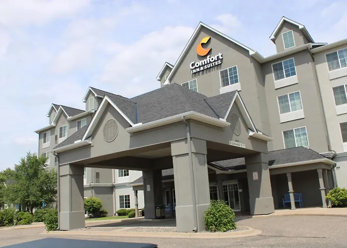 Comfort Inn & Suites St Paul Northeast