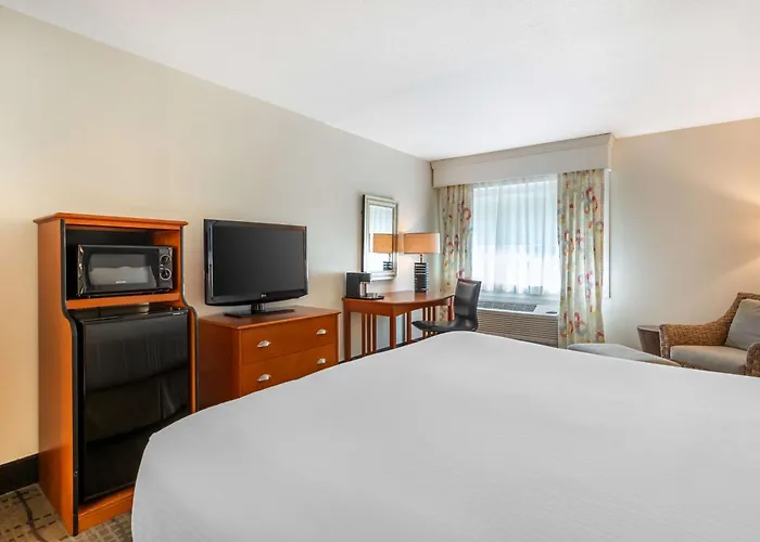 Best Western Plus University Park Inn & Suites