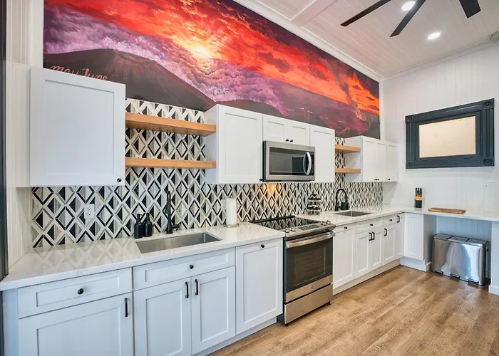 Howzit Hostels Hawaii