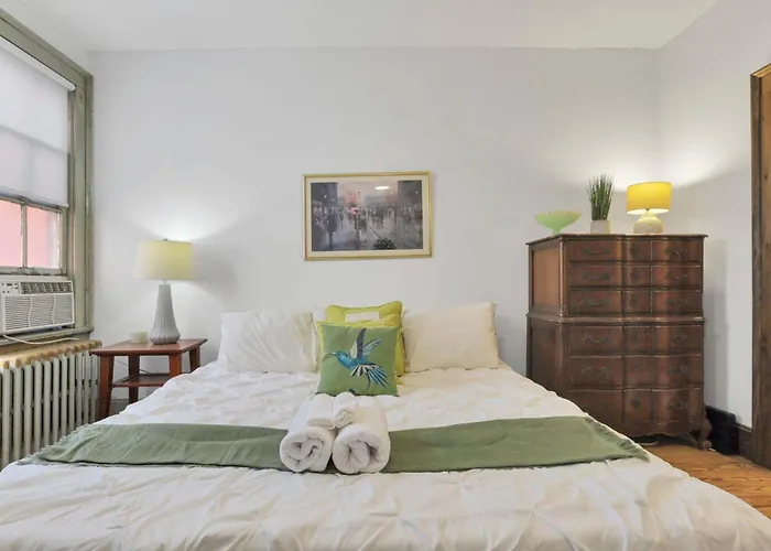 The Urban Oasis - 2 Bedroom - Great Location