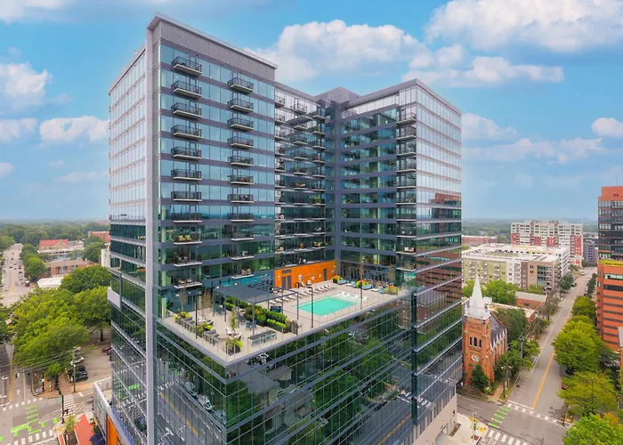 High-Rise Apt Raleigh Free Parking & Sunset View 2