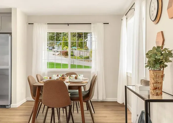 Remodeled Bellevue Family Home W Ac Close To Everything