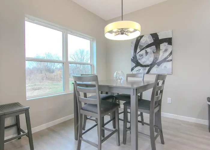 Cedar Falls Townhome - New Construction - 3 Kings!