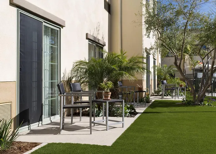Courtyard By Marriott Santa Barbara Goleta