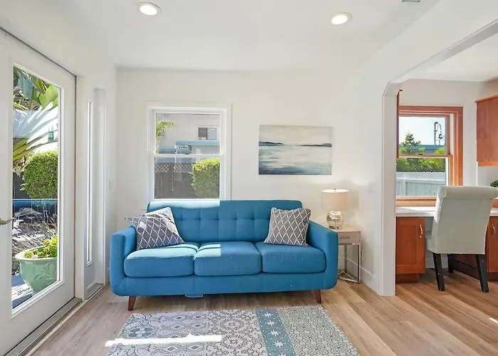 Coastal Palm Haven - With Hot Tub