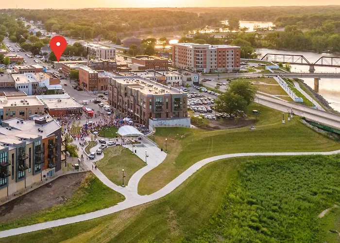 Lindell Motor Lodge - Downtown Cedar Falls Studio With Free Gated Parking!
