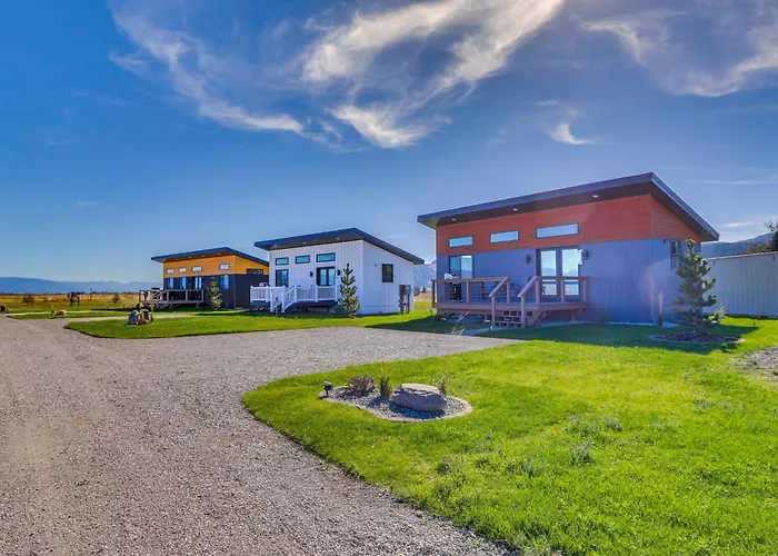 "Montana Bliss" Near Flathead Lake & Skiing!