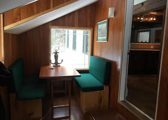 3 Bedroom Winter Chalet 10 Minutes From Stratton Mt And Mt Snow