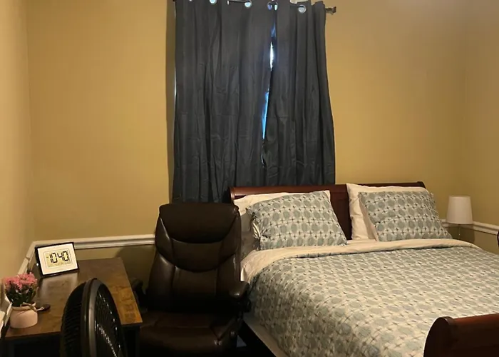 2Br Private Duplex, Quiet, Central,Remodeled