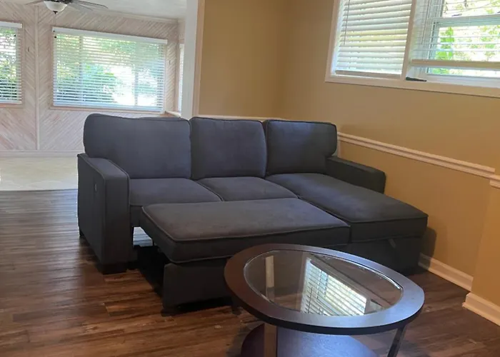 2Br Private Duplex, Quiet, Central,Remodeled