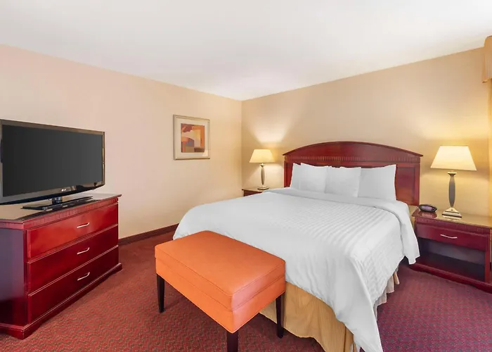 Best Western Plus West Covina Inn