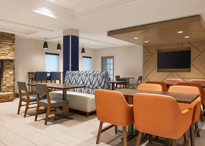 Holiday Inn Express Hotel & Suites Hagerstown By Ihg