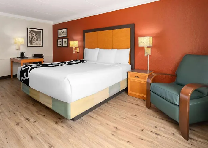 La Quinta Inn By Wyndham Pittsburgh Airport