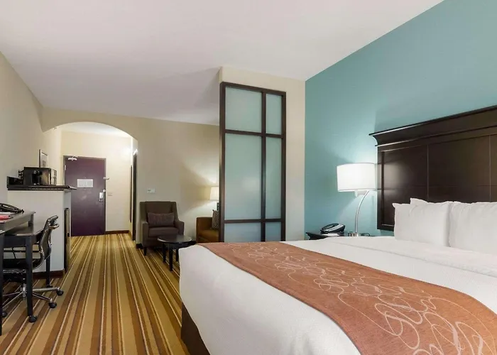 Comfort Suites Topeka Northwest