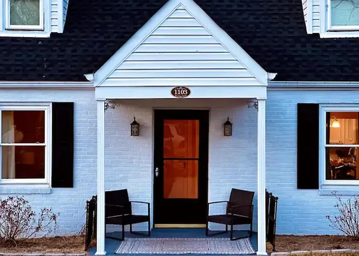 All Seasons Cottage - Game Room - Firepit By Zen Living Short Term Rental