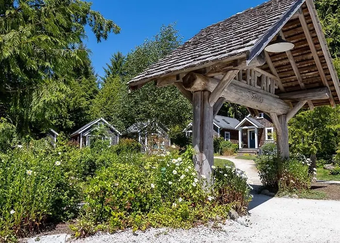 Seabrook 2 Bedroom Cottage With Hot Tub, Pets Ok
