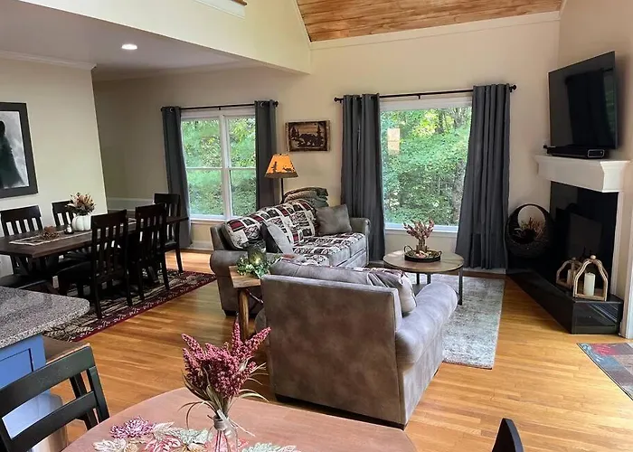 Helen, Ga Bear Paw Haus 4 Bdrm, Sleeps 10, Fire Pit, Pool Table, On Golf Course