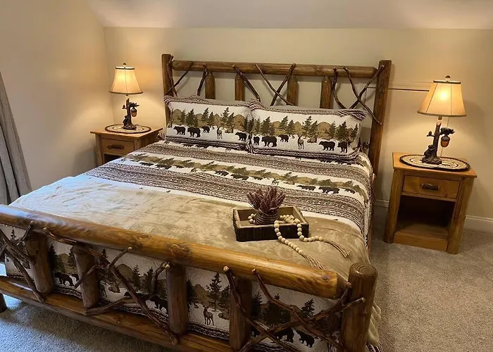Helen, Ga Bear Paw Haus 4 Bdrm, Sleeps 10, Fire Pit, Pool Table, On Golf Course