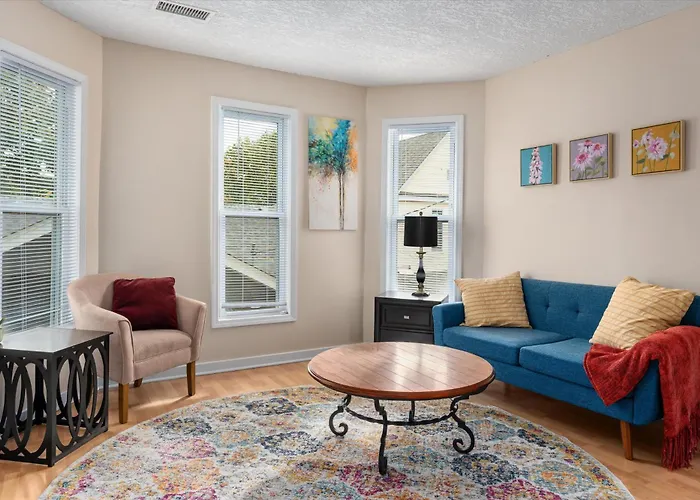 2Br Apartment With Private Office Near Downtown - Dahlia