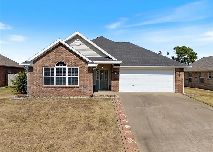 Beautiful 3 Bed 2 Bath Home Near Crystal Bridges