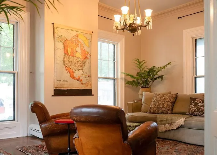 Stunning Apartment In Historic Federal Hill Mansion Near Downtown & College Hill