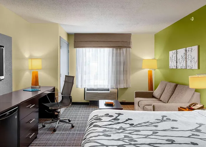 Sleep Inn & Suites Harbour Pointe