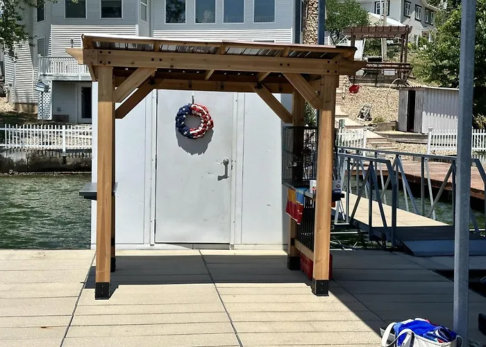 5 Bedroom On Lake Of The Ozarks