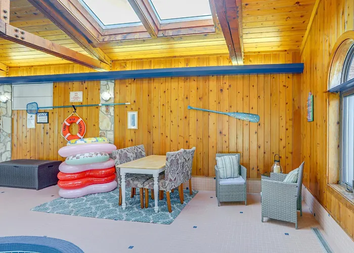 Vermilion River Home W/ Hot Tub & Private Dock!