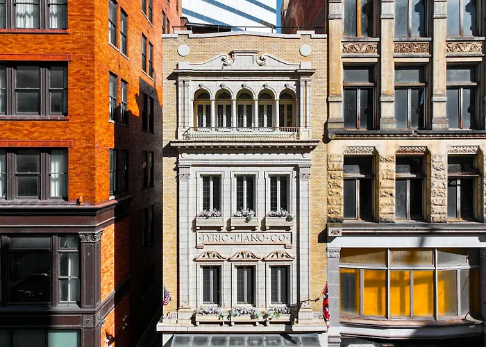 The Historic Lyric Penthouse With Private Rooftop