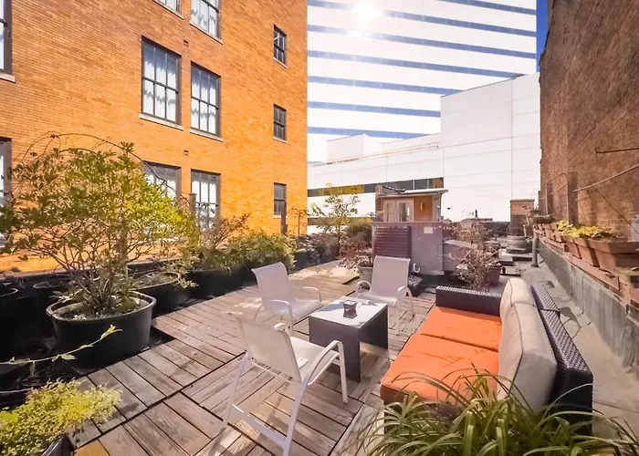 The Historic Lyric Penthouse With Private Rooftop