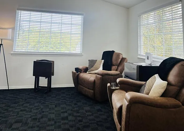 Chandlers Recliner Retreat