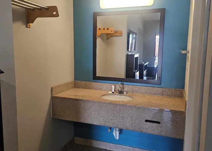 Luxury Inn & Suites And Rv