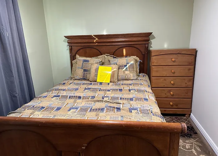 Amazing Duplex Close To Airport, Downtown