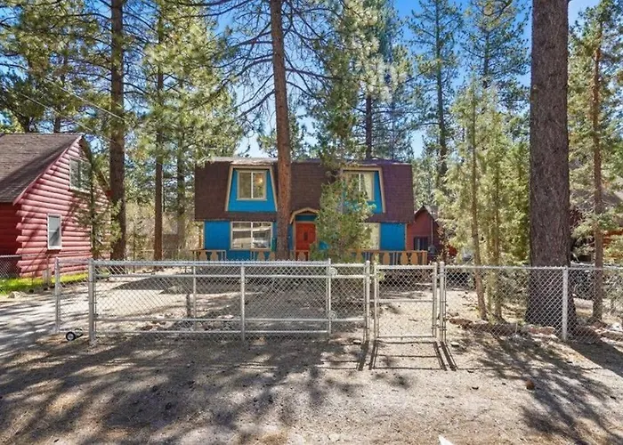 The Bluebird Retreat, Jacuzzi, Bbq