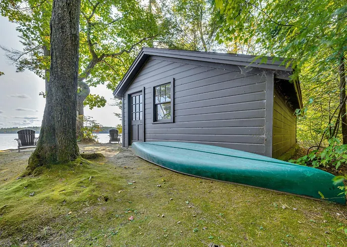Rustic Cabin W/ Squam Lake Access & Fireplace!