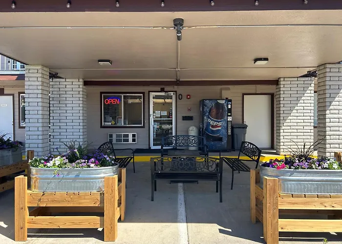 Hwy 50 Inn