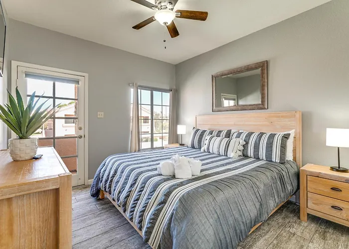 Walk To Rotary Park: Lake Havasu City Condo