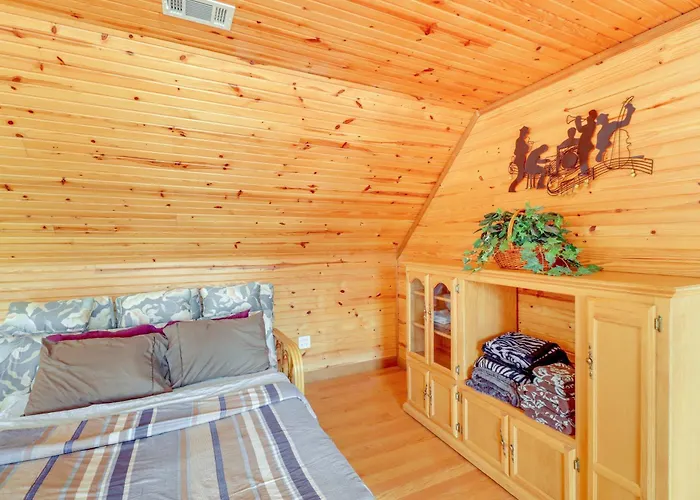 Hike & Fish: Studio W/ Pool Access In Shirley!