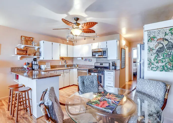 Kaunakakai Condo W/ Private Lanai & Ocean Views!