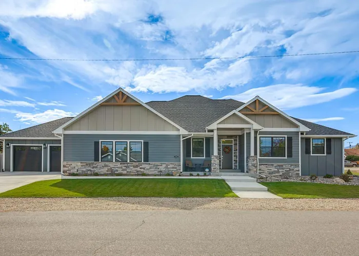 Red Lodge Home W/ Private Hot Tub & Fire Pit!