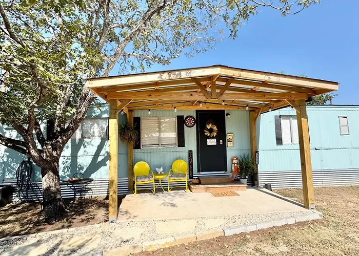 San Angelo Haven - A Mile From Bandera Main St