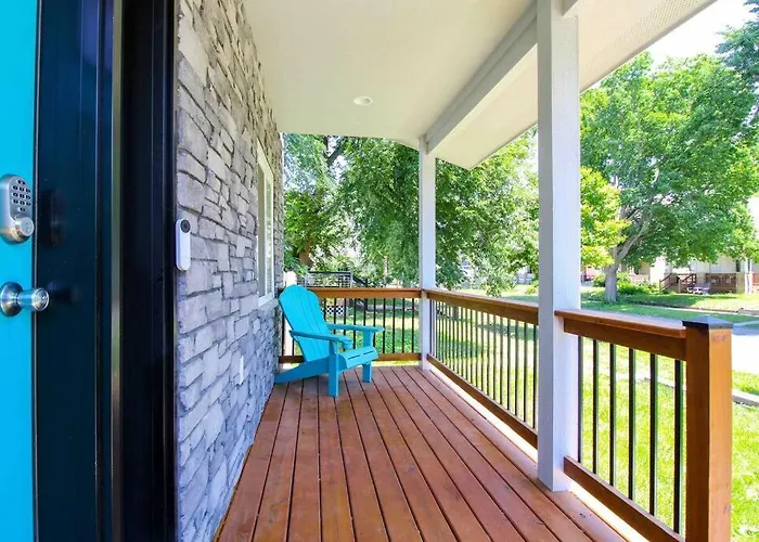 Lux Finishes 4 Bedroom Dsm Home Great Location
